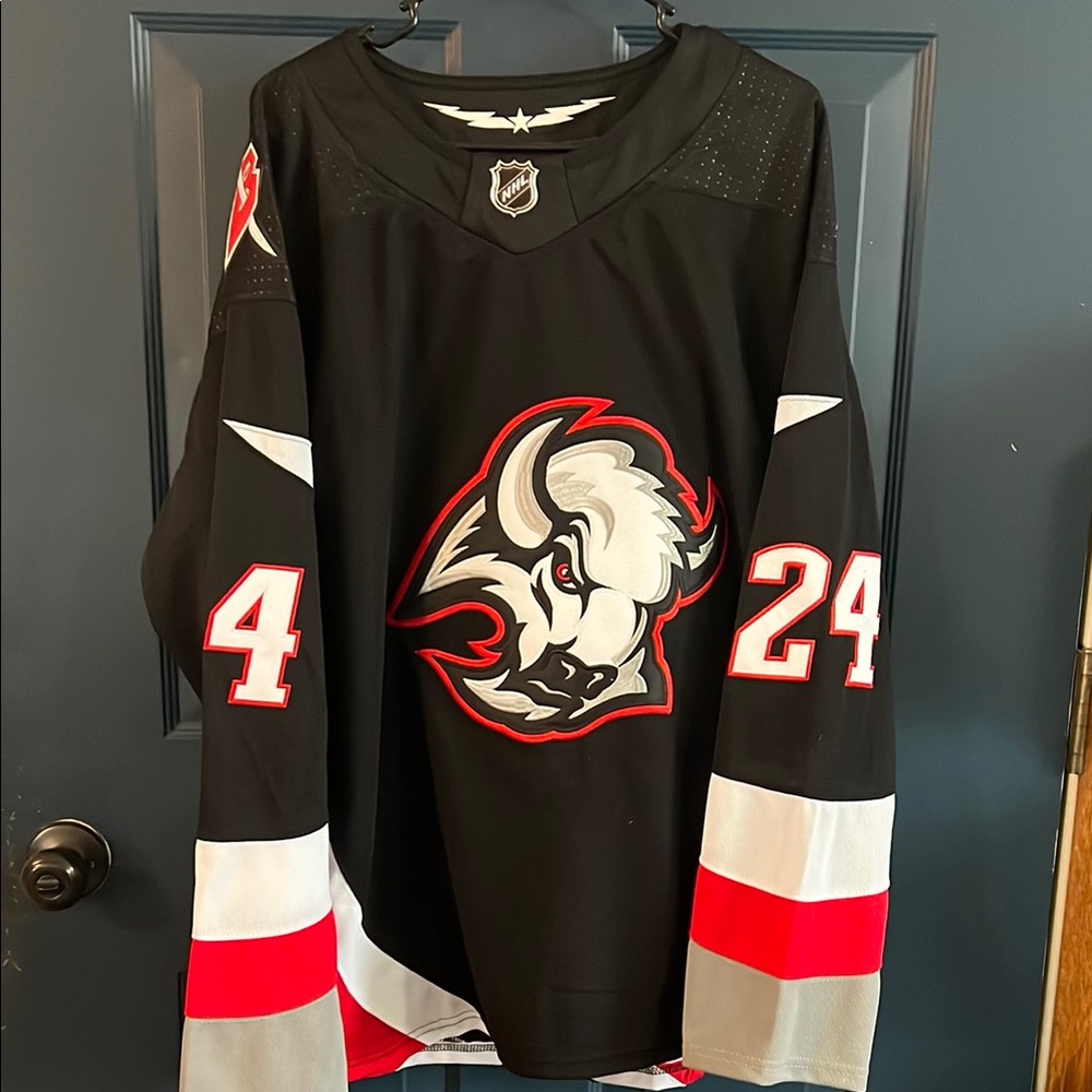 Black Buffalo Sabres Hockey Jersey